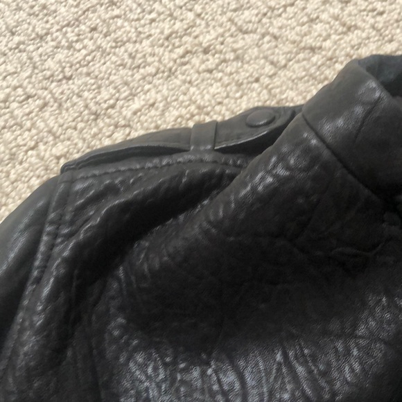 Levi’s faux leather jacket size small - Picture 4 of 5
